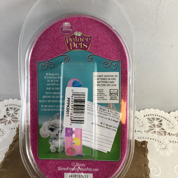 Vintage Disney Palace Pets LCD Watch - Picture 3 of 3